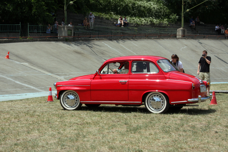 Illustration for article titled Classic Car Ownership Is Made Greater By The People Around You